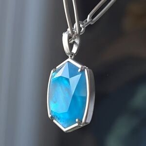 Kendra Scott Davis Pendant Necklace Peacock Blue Illusion Rhodium Silver Nwot